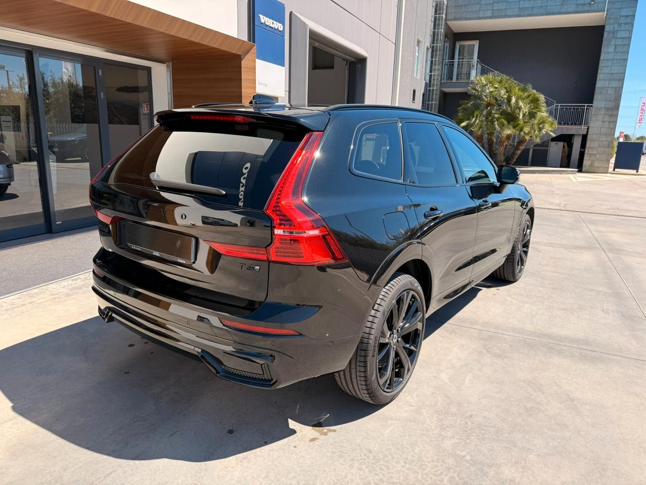 Volvo XC 60 XC60 T6 Plug-in hybrid AWD automatico Plus Black Edition