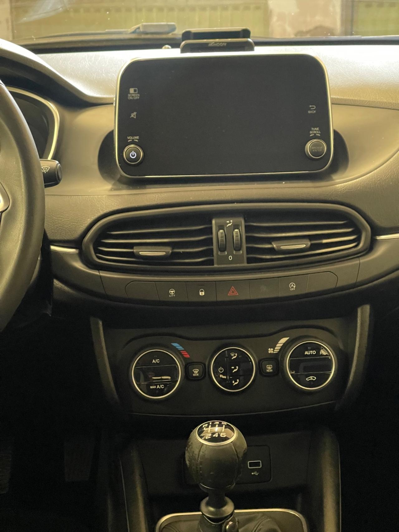 Fiat Tipo 1.6 Mjt S&S SW Lounge