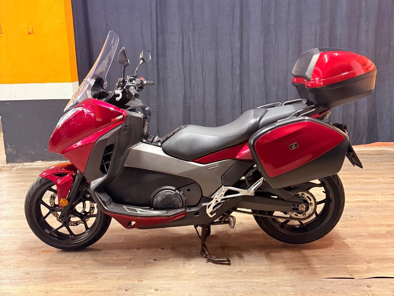 STRAORDINARIA HONDA INTEGRA 750 CON SOLI 36.470 KM COME NUOVA