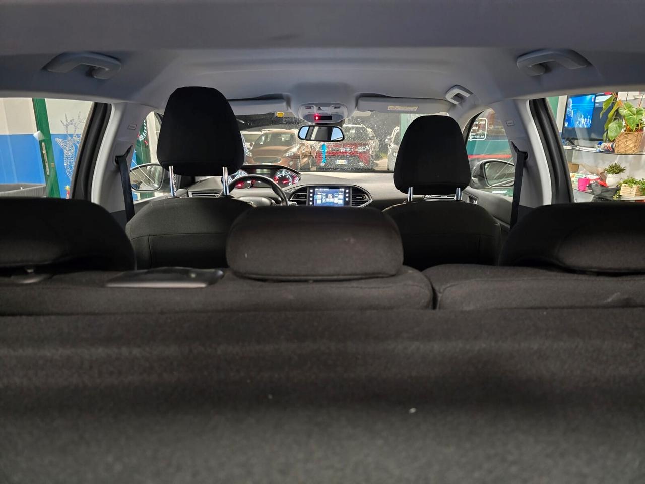 Peugeot 308 BlueHDi 120 S&S Business