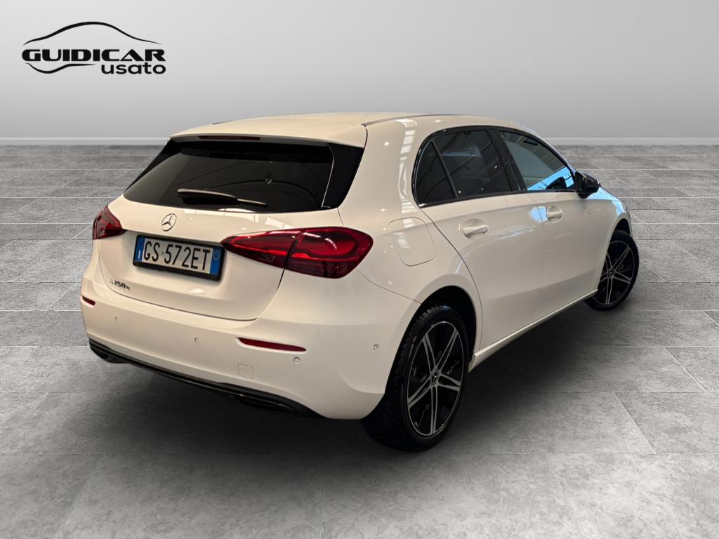 Mercedes-Benz Classe A - W177 2023 - A 250 e phev Progressive Advanced auto