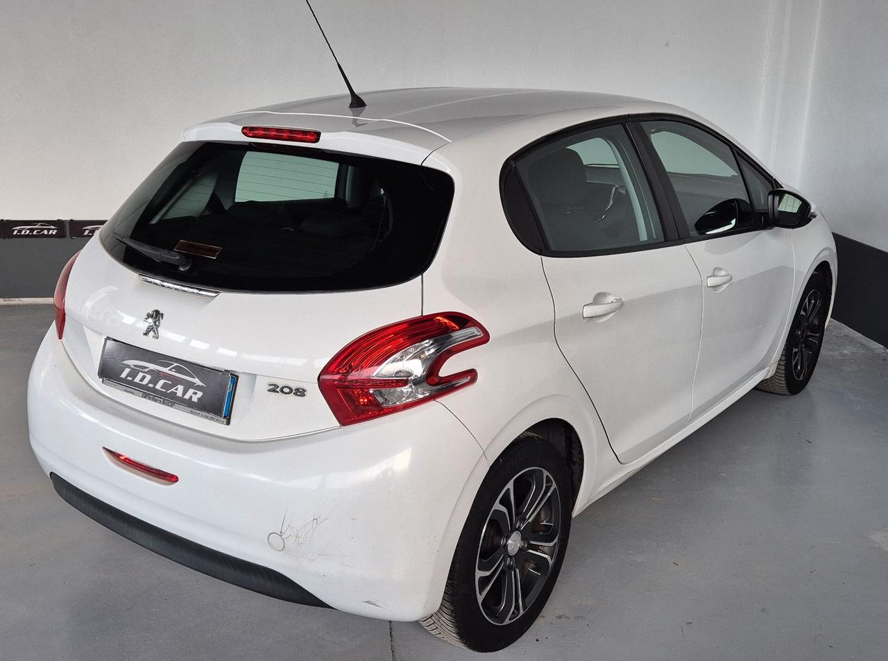 Peugeot 208 PureTech 82 5 porte Allure