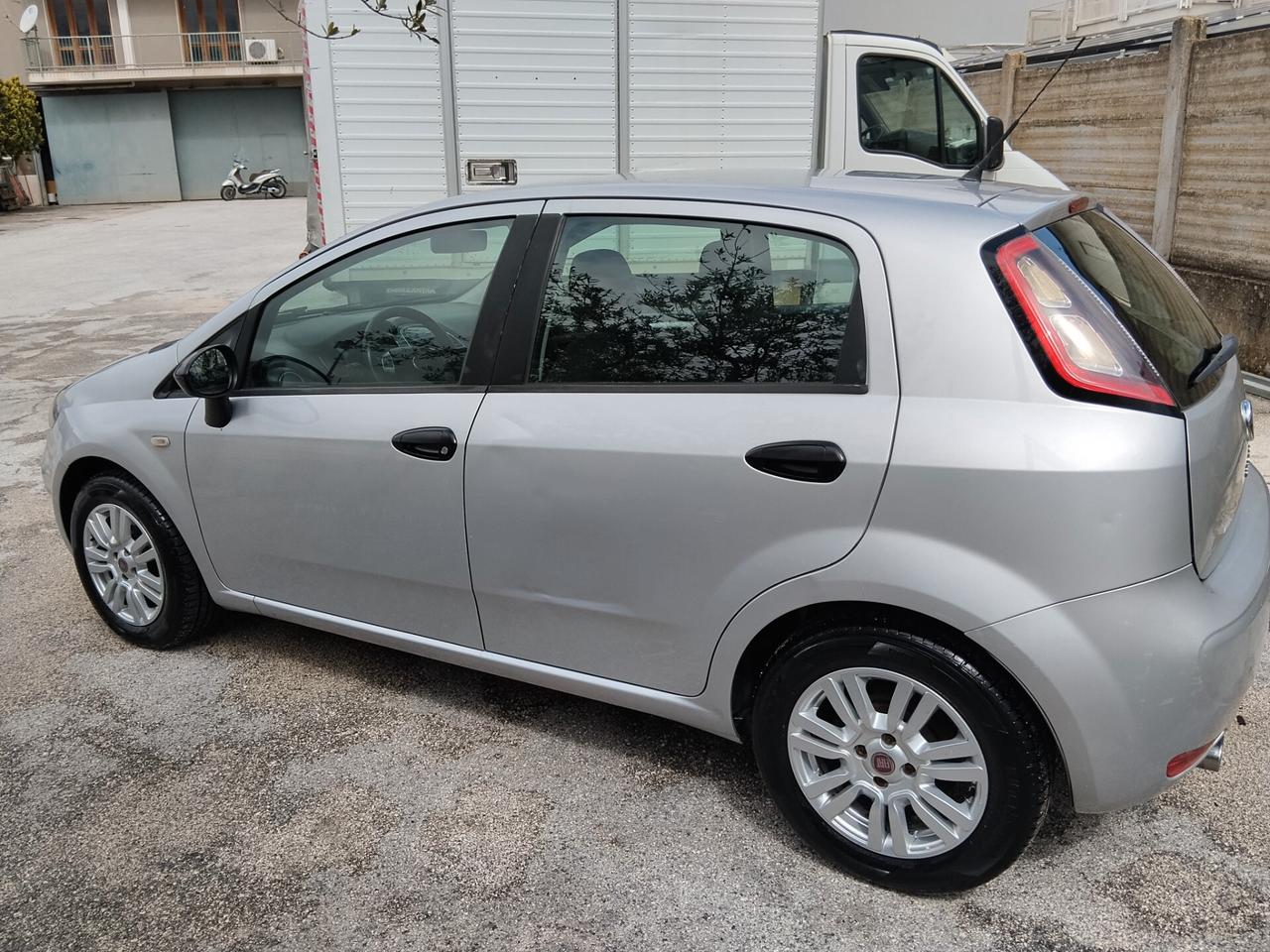 Fiat Punto 1.3 MJT II 75 CV 5 porte Lounge
