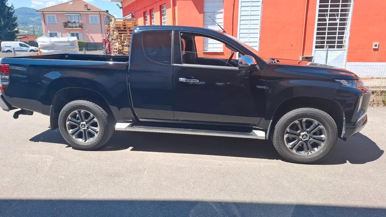 Mitsubishi L200 2.3 D Double Cab 4x4 Easy Select Invite Connect