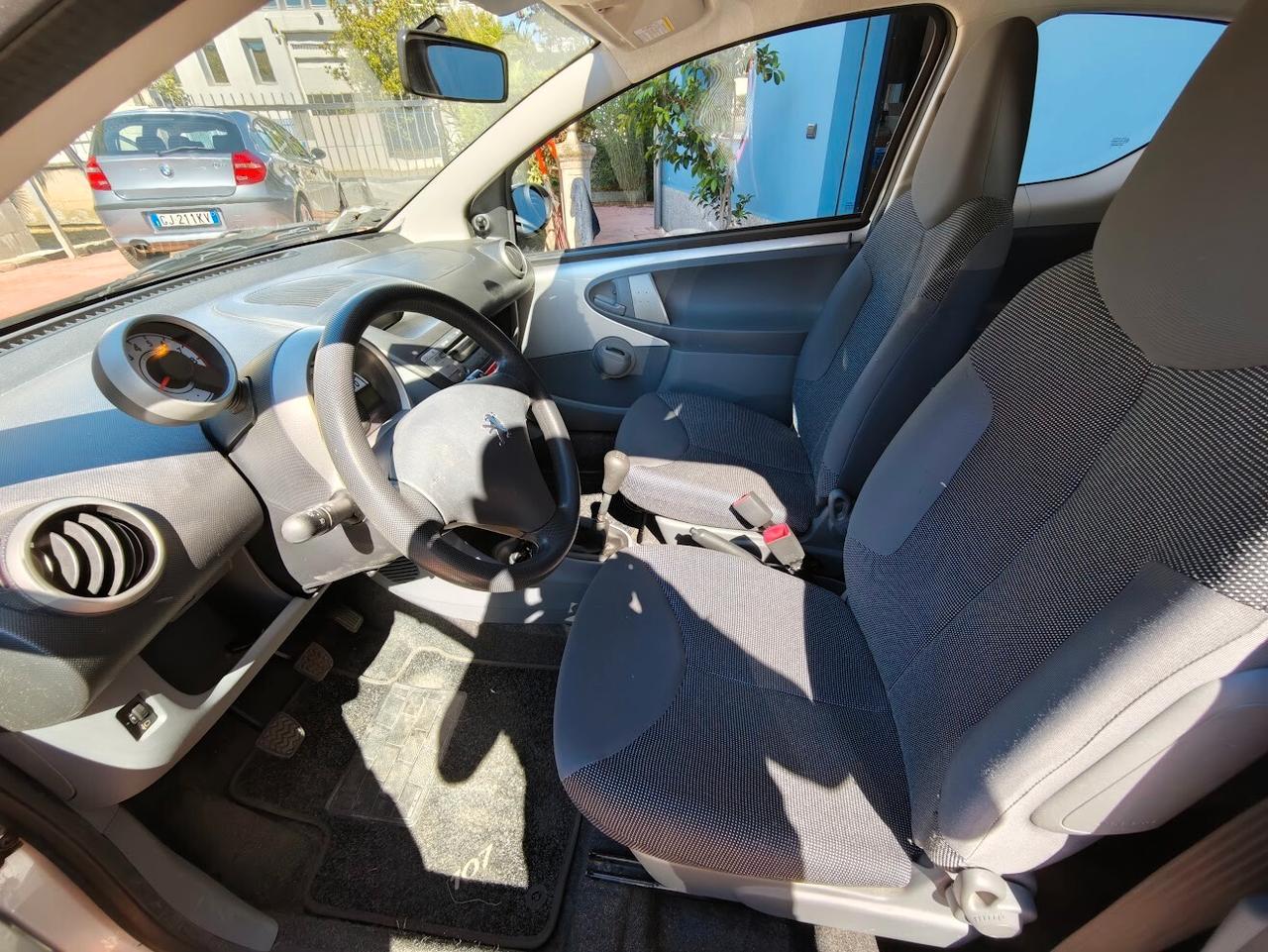 Peugeot 107 1.0 68CV UNICO P. SOLO 25MILA KM!!!!!!!!!!!!