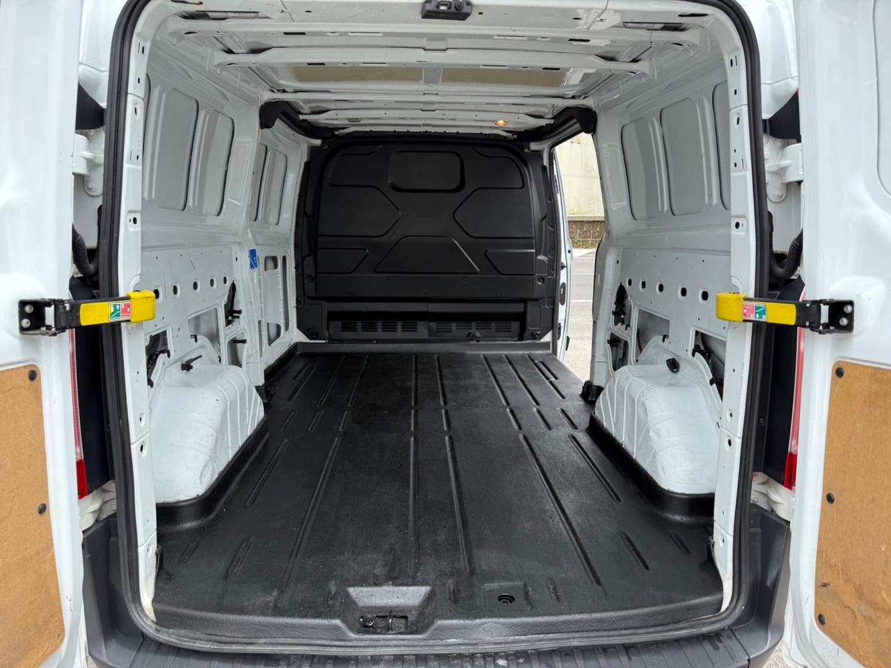 Ford Transit Custom 2.2 Diesel Passo Lungo