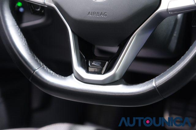 VOLKSWAGEN Polo 1.0 TSI DSG R-LINE AUTOMATICA NEOPATENTATI