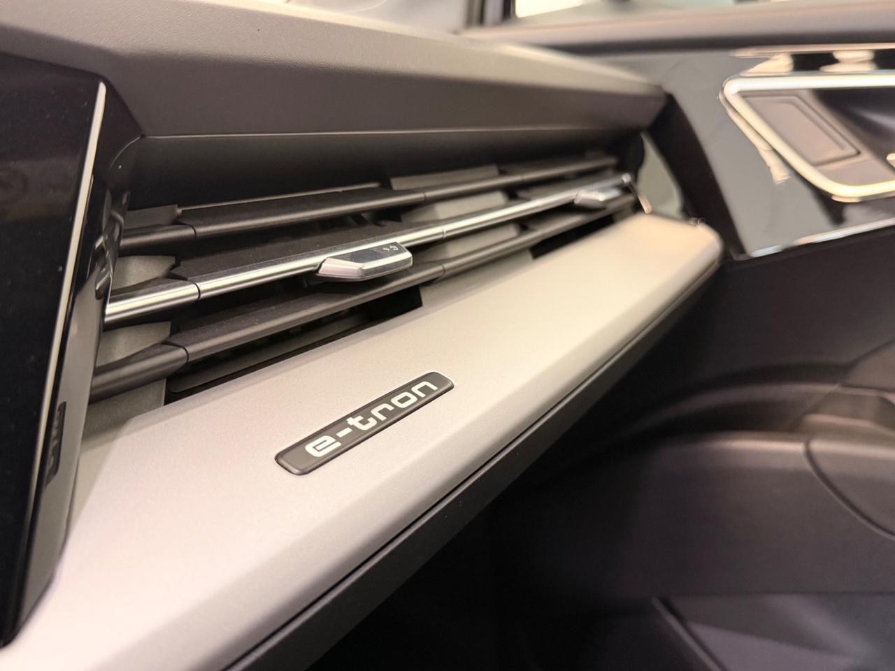 Audi Q4 40 e-tron S line Iva deducibile