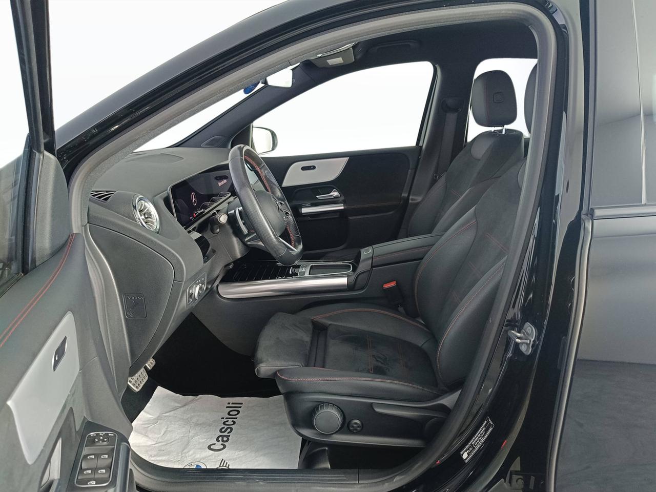 Mercedes-Benz Classe B - W247 2023 - B 180 d AMG Line Premium auto