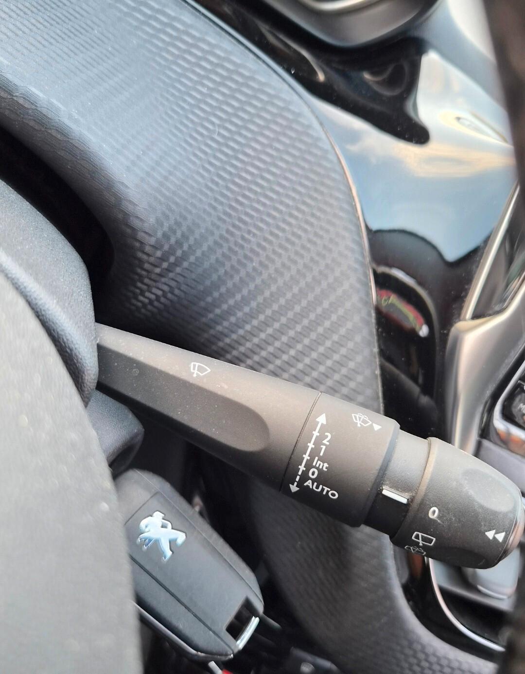Peugeot 2008 BlueHDi 100 Allure
