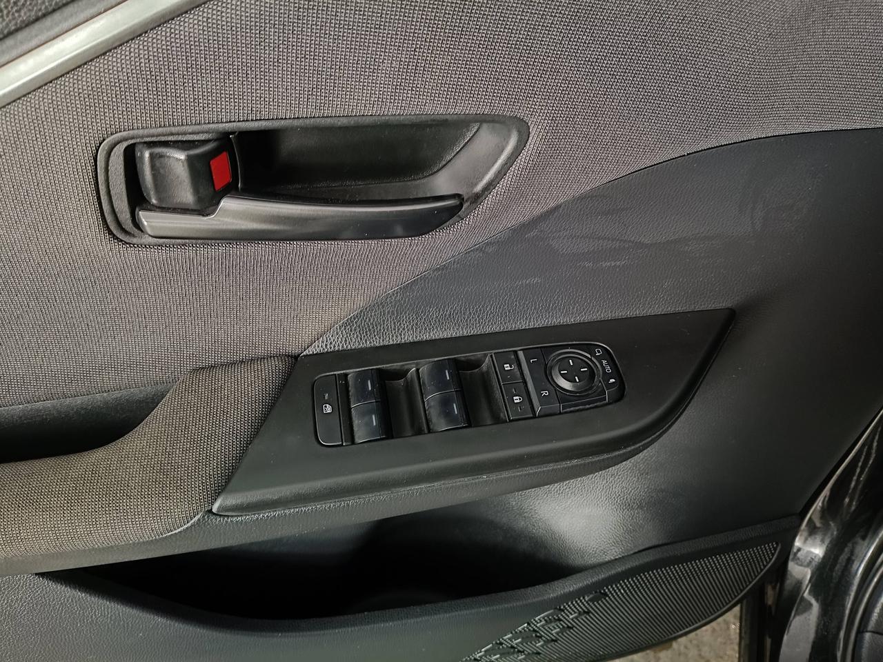 TOYOTA C-HR II 2023 - C-HR 1.8 hev Trend fwd e-cvt