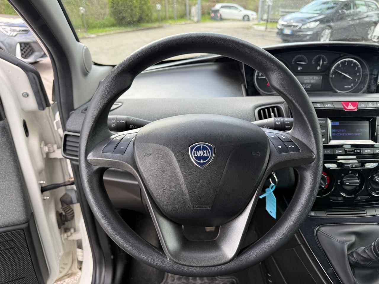 Lancia Ypsilon 1.0 FireFly 5 porte S&S Hybrid Ecochic Silver