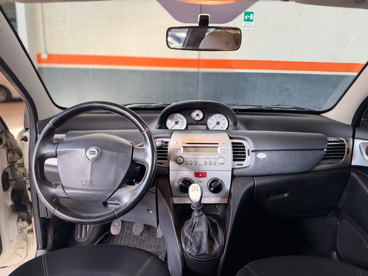 Lancia Ypsilon 1.2 Momo Design NEOPATENTATI