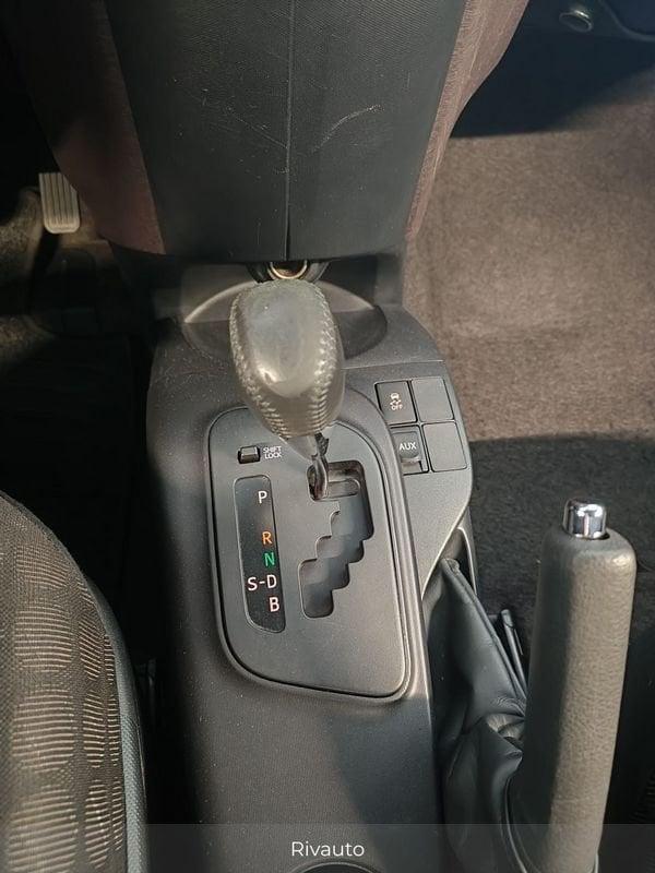 Toyota iQ iQ 1.0 Lounge (high) cvt