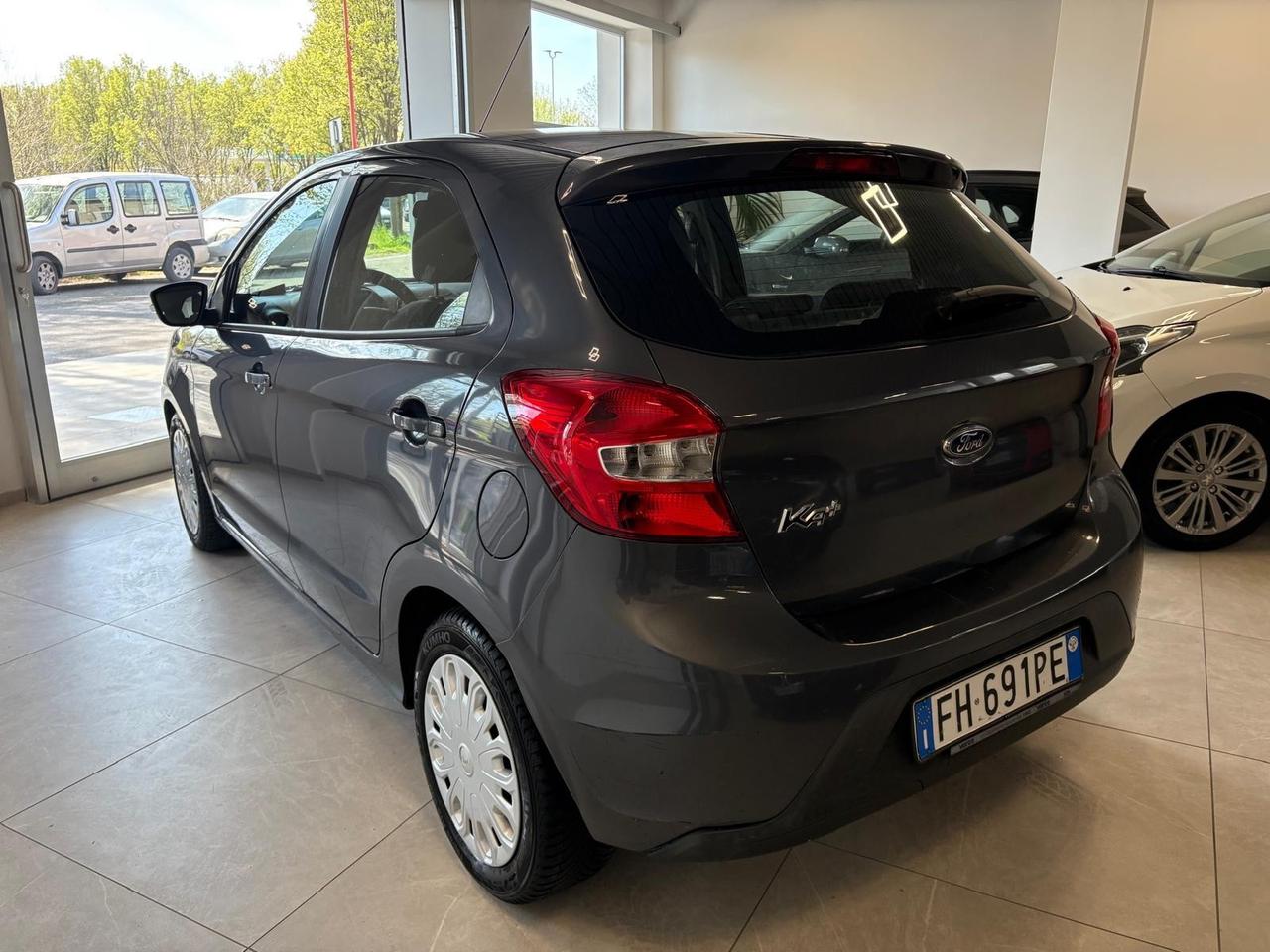 Ford Ka 1.2 Ti-VCT 85CV Black & White -