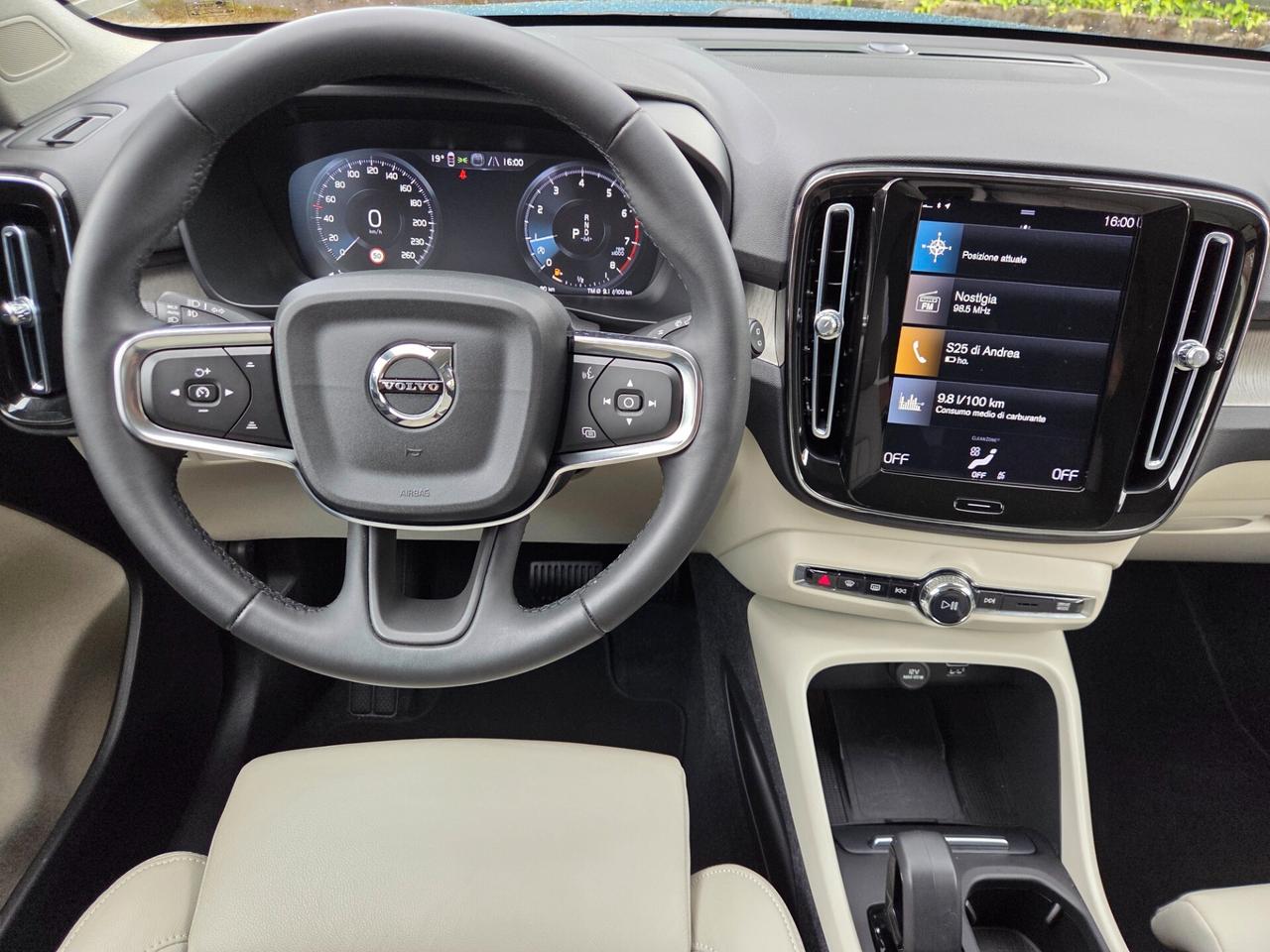 Volvo XC40 T2 automatico Core 129cv