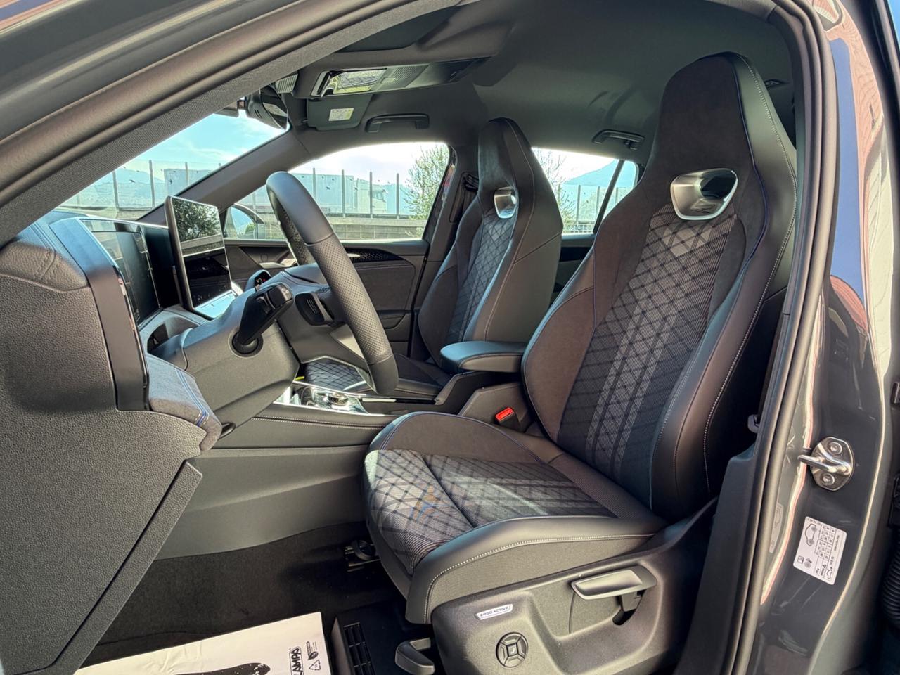 Volkswagen Tiguan new 150 CV DSG R-Line GANCIO TRAINO