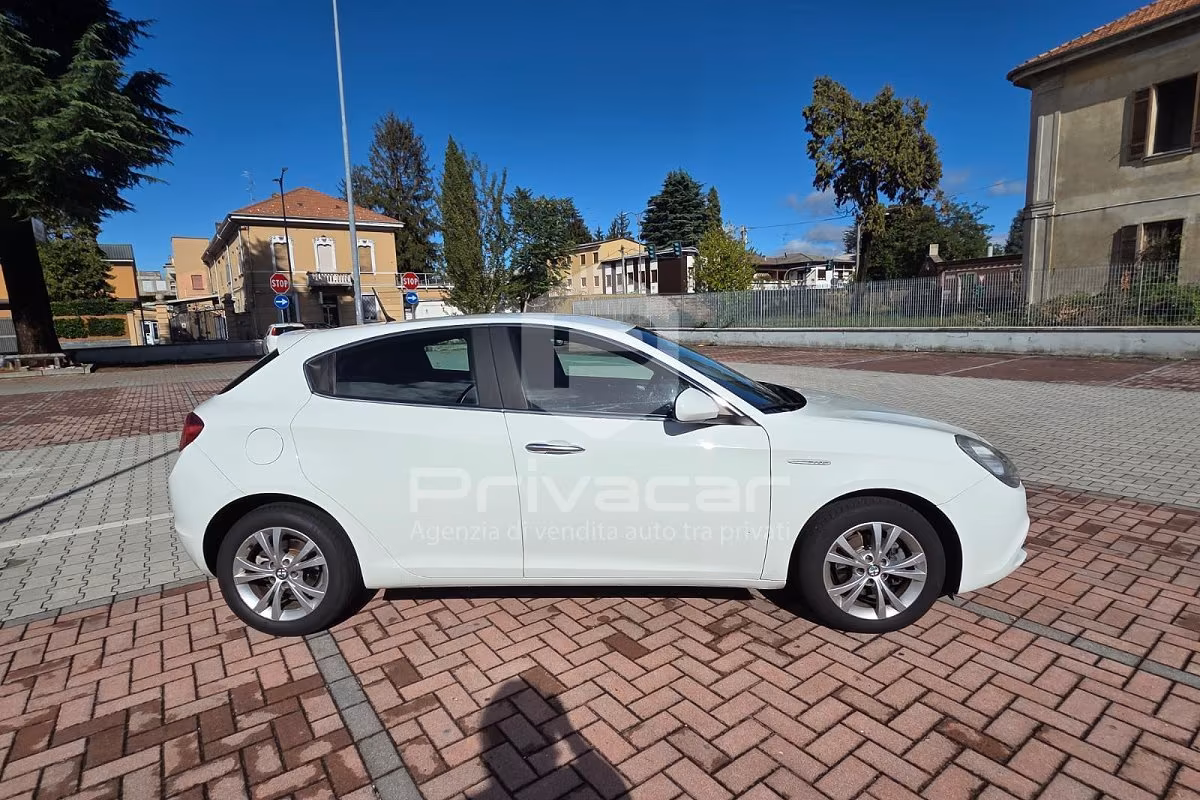 ALFA ROMEO Giulietta 1.6 JTDm-2 105 CV Distinctive