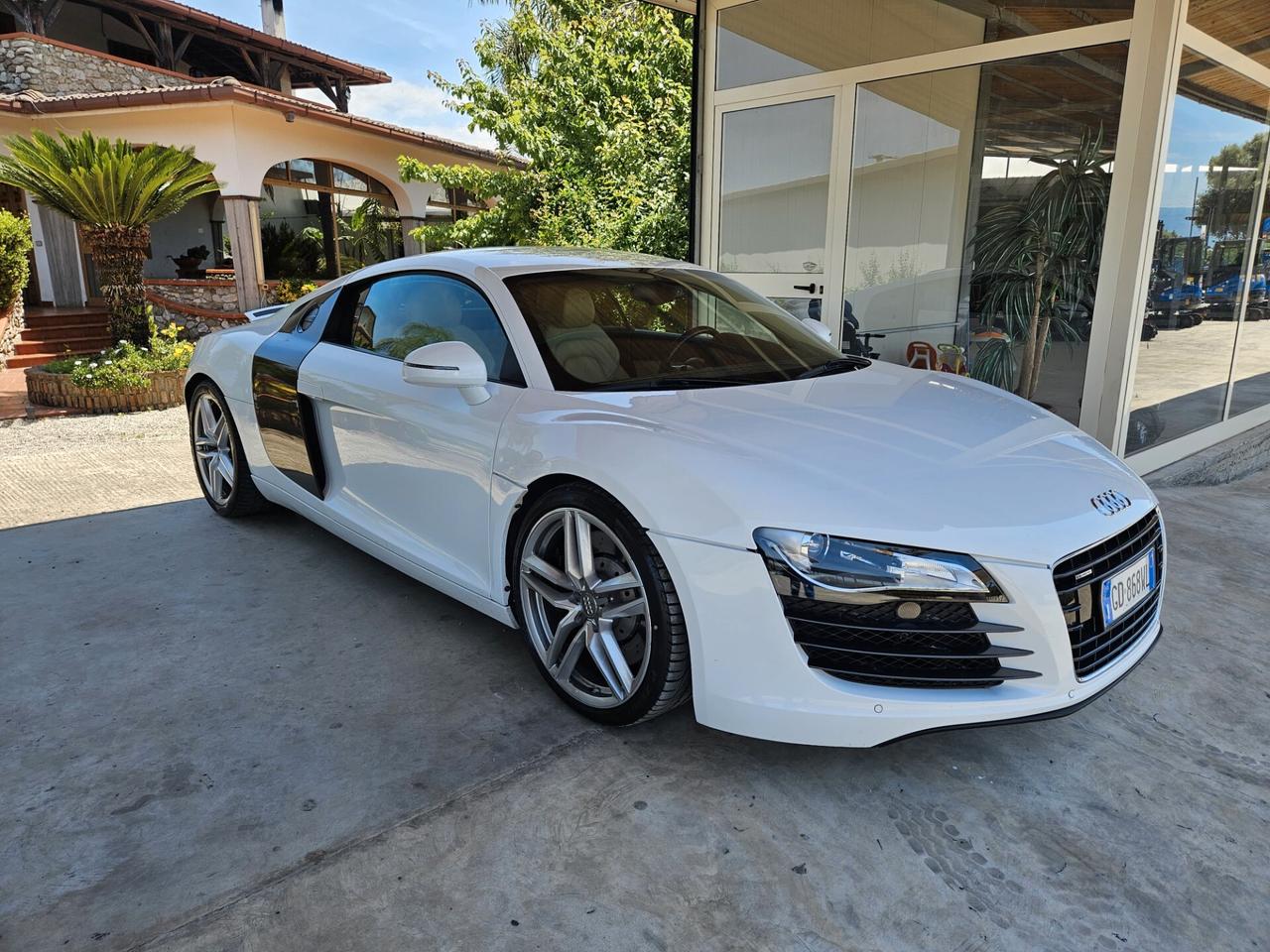 Audi R8 4.2 V8 FSI Quattro