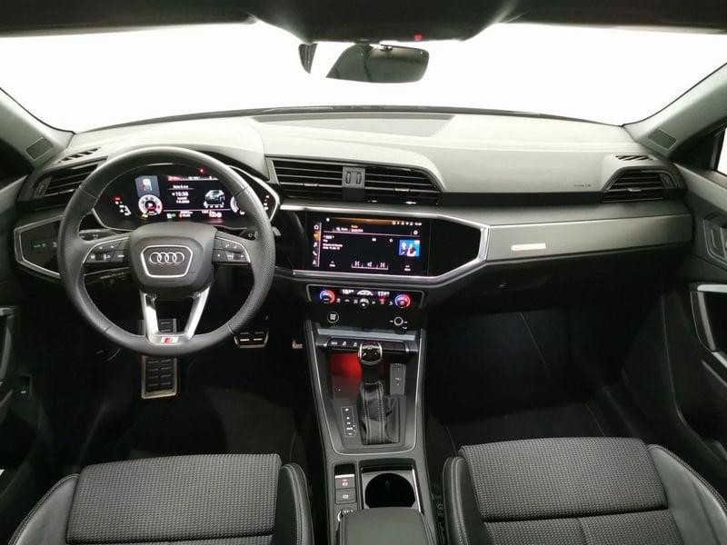 Audi Q3 Sportback 35 2.0 tdi Identity Black s-tronic