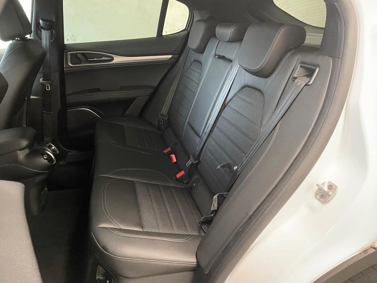 Alfa Romeo Stelvio 2.2 Turbodiesel 190 CV AT8 Q4 Sprint