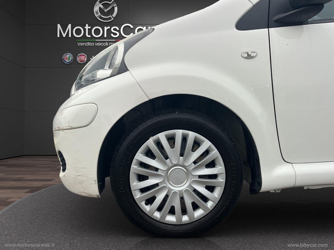 TOYOTA Aygo 1.0 12V VVT-i 5p. Deep Ocean Conn.