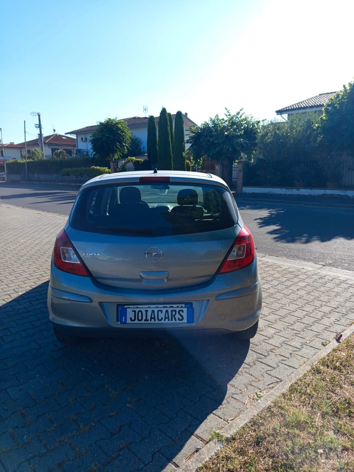 Opel Corsa 1.2 5 porte Cosmo