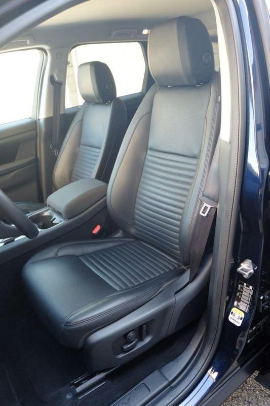Land Rover Discovery Sport 2.0D AWD Auto S - BLACK PACK -