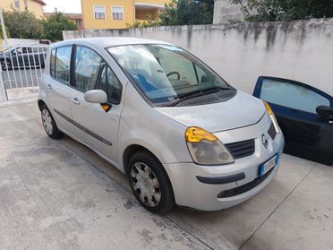 Renault Modus 1.5 dCi 82CV Luxe Dynamique