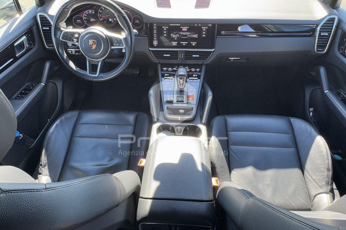 PORSCHE Cayenne 3.0 V6
