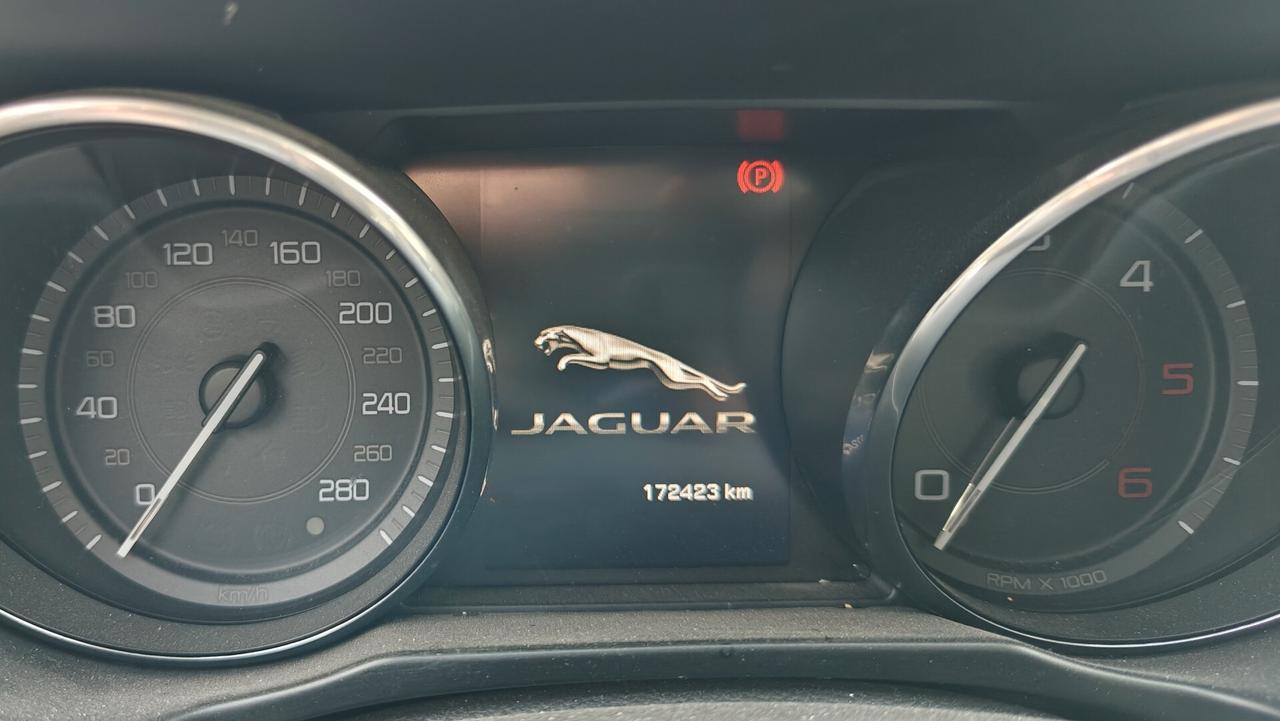 Jaguar XE 2.0 D Turbo 180CV aut. Portfolio (Avaria motore)