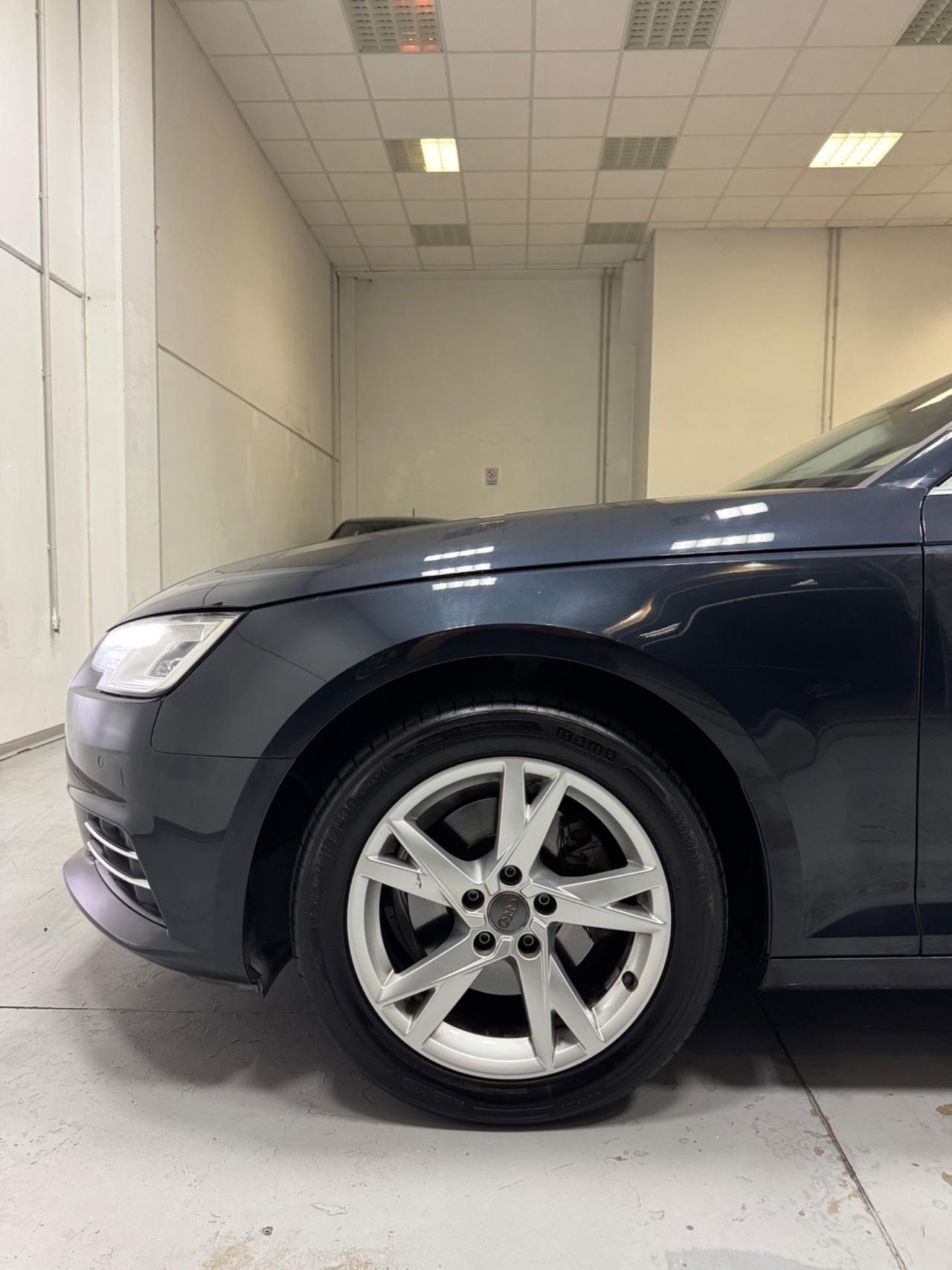 Audi A4 2.0 TDI 122 CV S tronic line edition