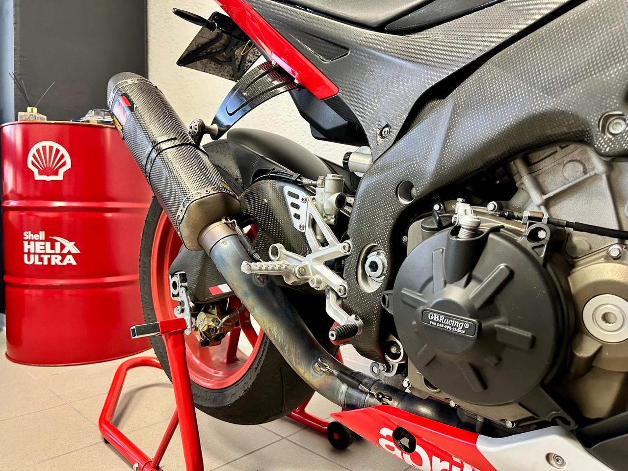 Aprilia RSV4 - Factory