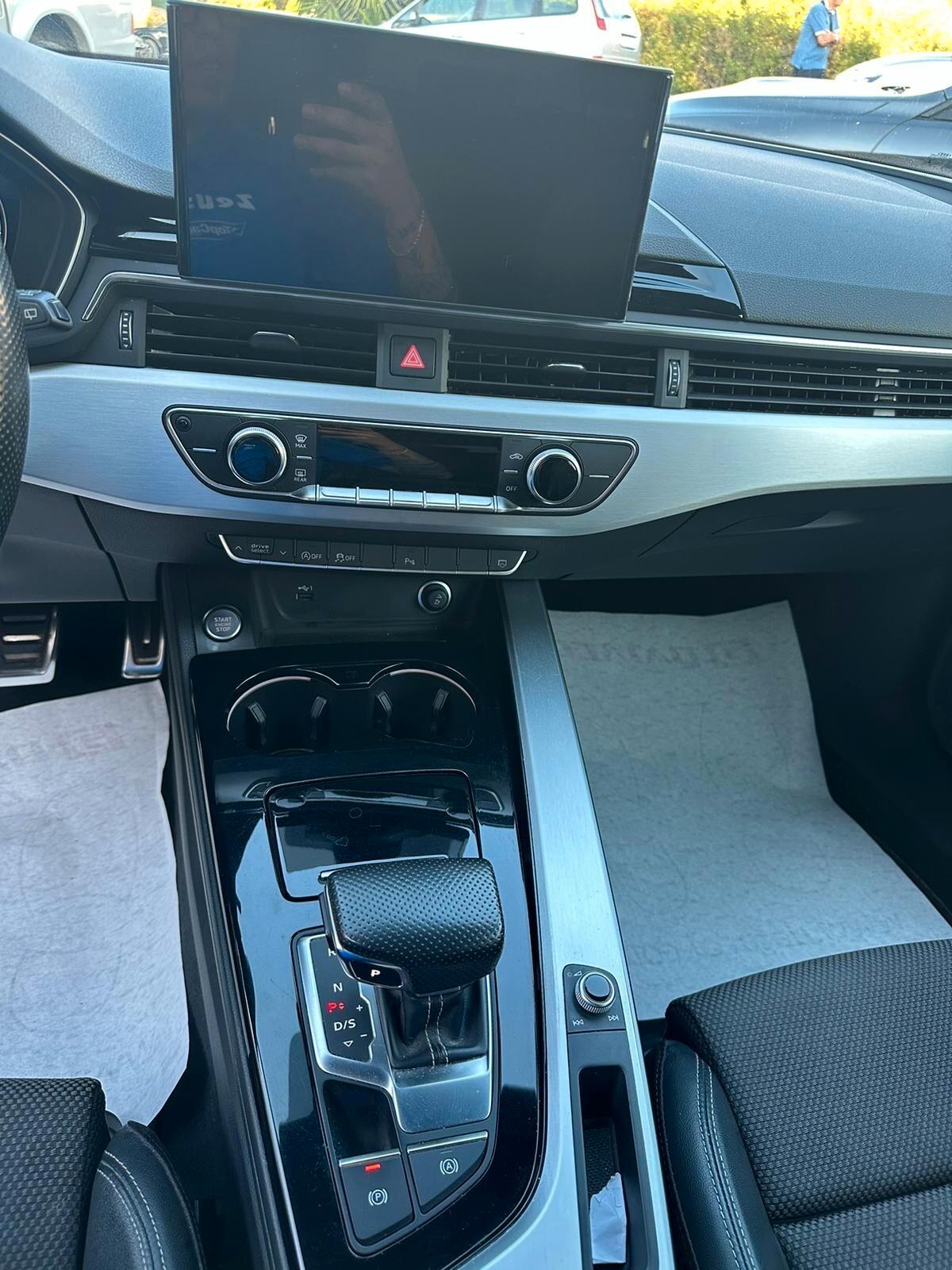 Audi A4 Avant 40 TDI S tronic S Line 163 cv - 2022