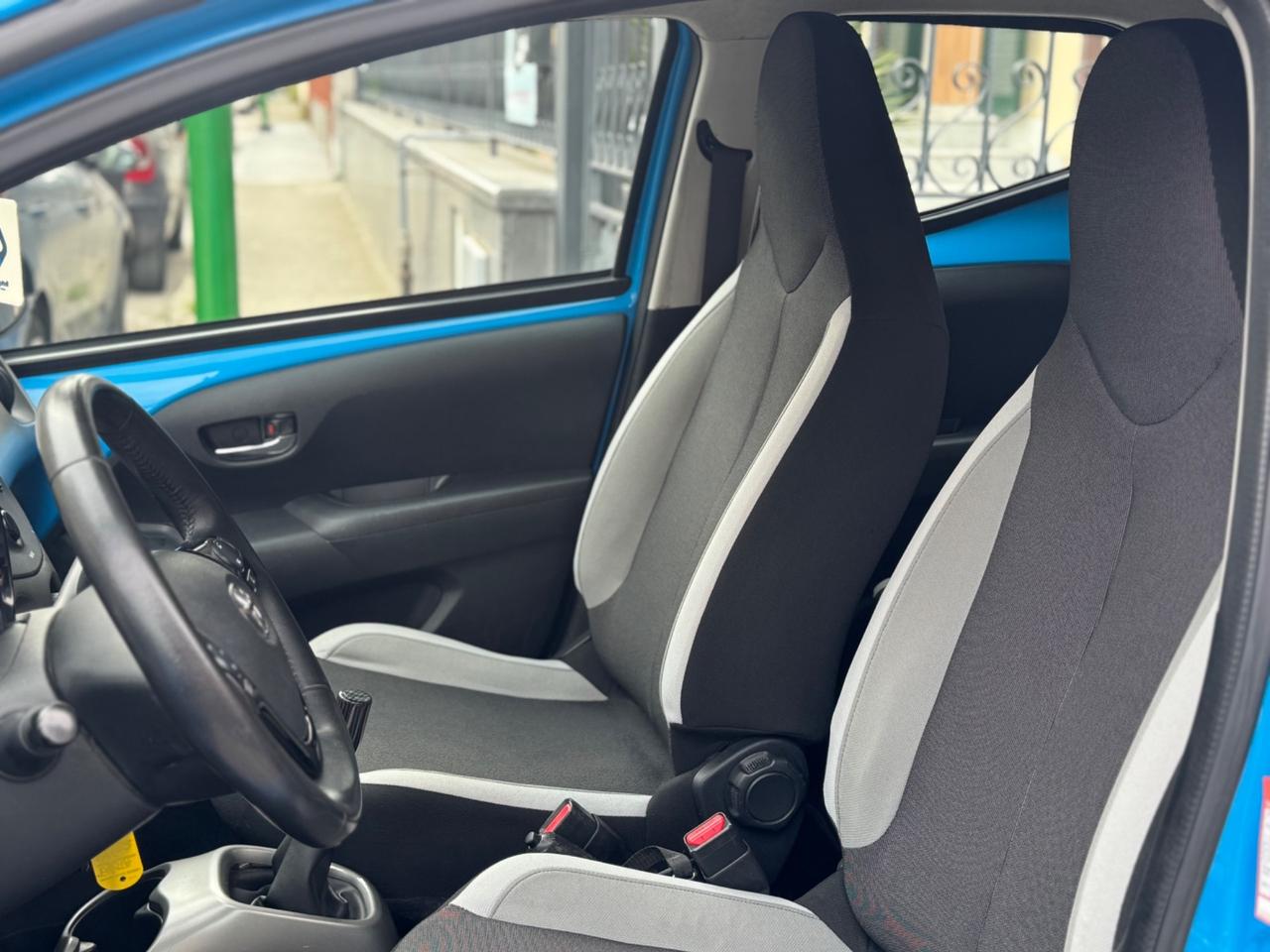 Toyota Aygo 1.0 VVT-i 72 CV 5 porte x-cool