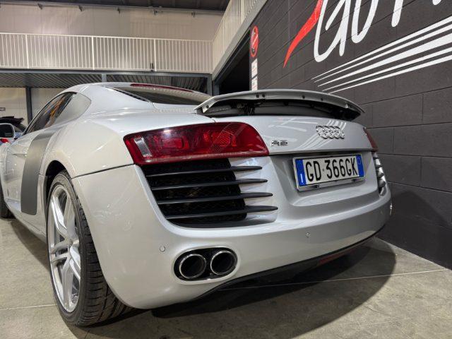 AUDI R8 4.2 V8 FSI QUATTRO R TRONIC