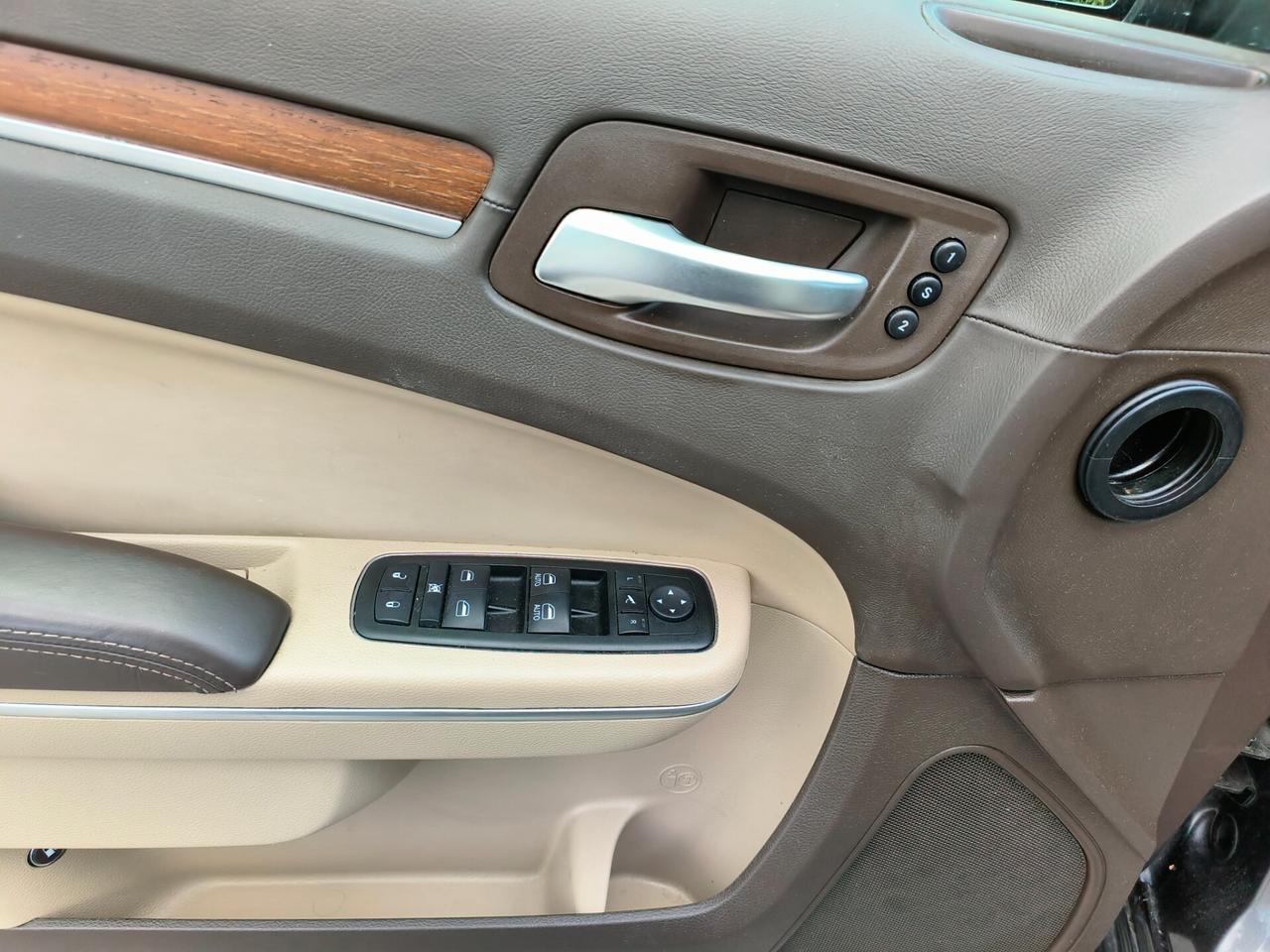 Lancia Thema 3.0 V6 Multijet II 239 CV Platinum