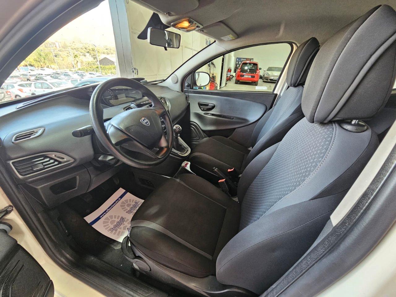 Lancia Ypsilon 5 Porte Ypsilon 1.2 Platinum 69cv