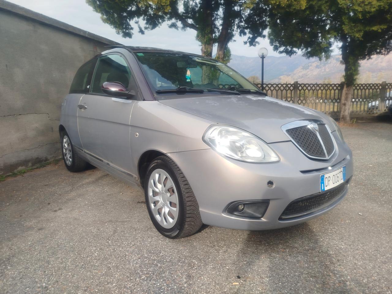 Lancia Ypsilon 1.2 E-Collection