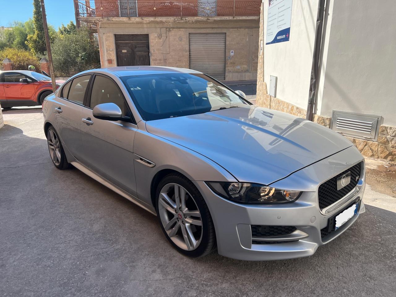 Jaguar XE 2.0 D Turbo 180CV aut. R-Sport