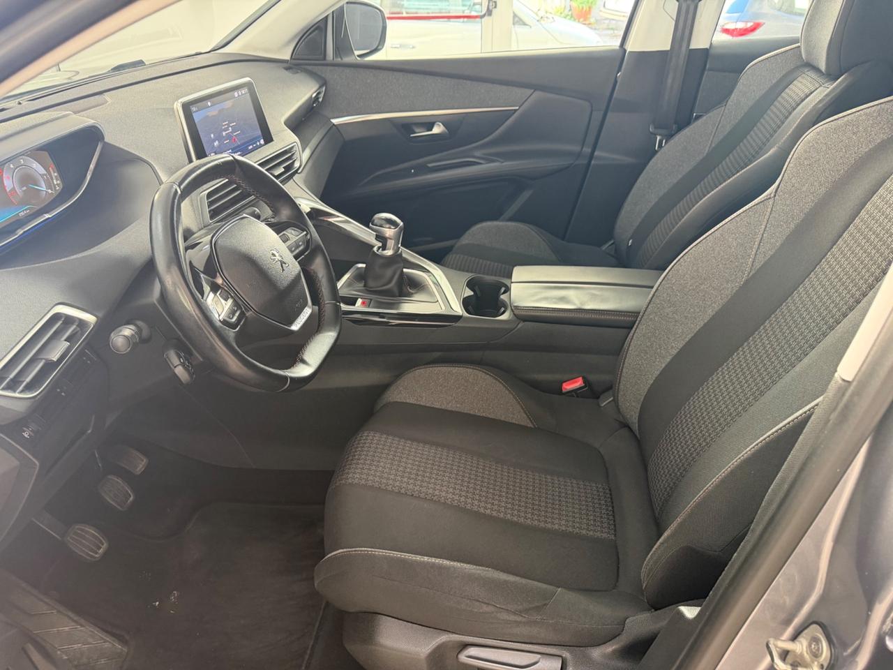 Peugeot 3008 BlueHDi 120 S&S Business