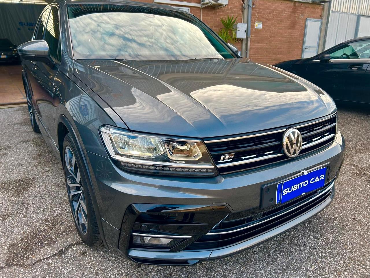 Volkswagen Tiguan 2.0 TDI SCR DSG R-LINE INTERNO ED ESTERNI