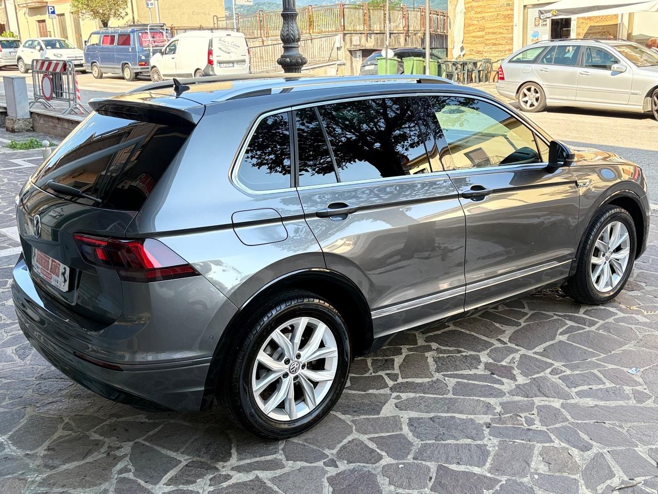 Volkswagen Tiguan 2.0 TDI DSG R-Line FULL/LED/NAV