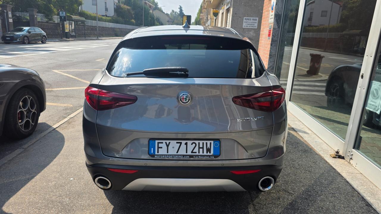Alfa Romeo Stelvio 2.2 Turbodiesel 160 CV AT8 RWD Sport-Tech