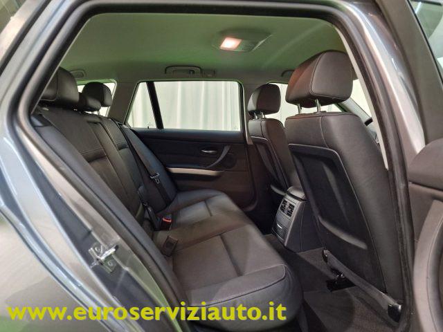 BMW 320 i cat Touring Attiva