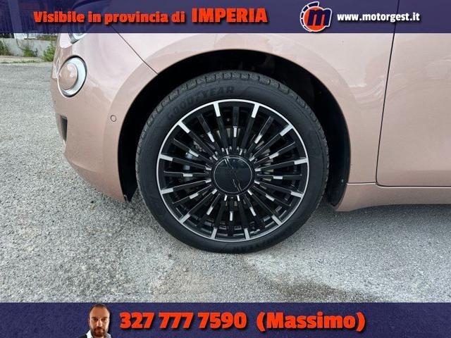FIAT 500e 3+1 42 kWh La Prima OroRosa