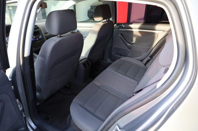 VOLKSWAGEN Golf V 1.6 Benzina 5 Porte Comfortline per NEOPATENTATI