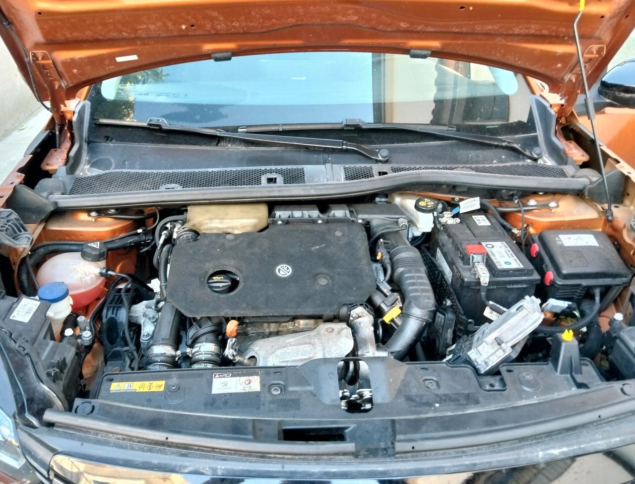 Peugeot 2008 1.5 HDi 130cv EAT8 2022 Motore ?