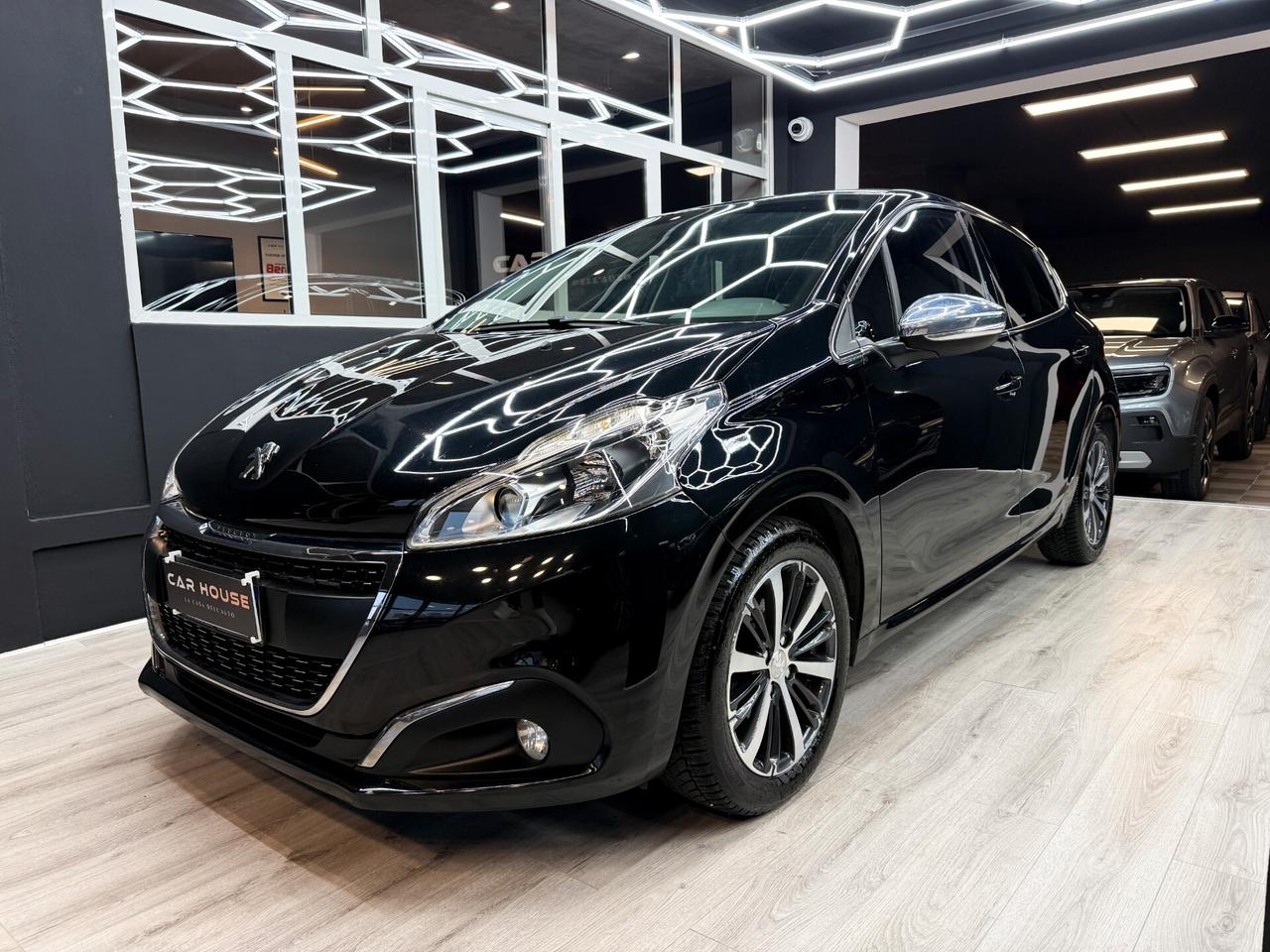 Peugeot 208 1.2 82CV puretech Allure OK NEOPATENTATI