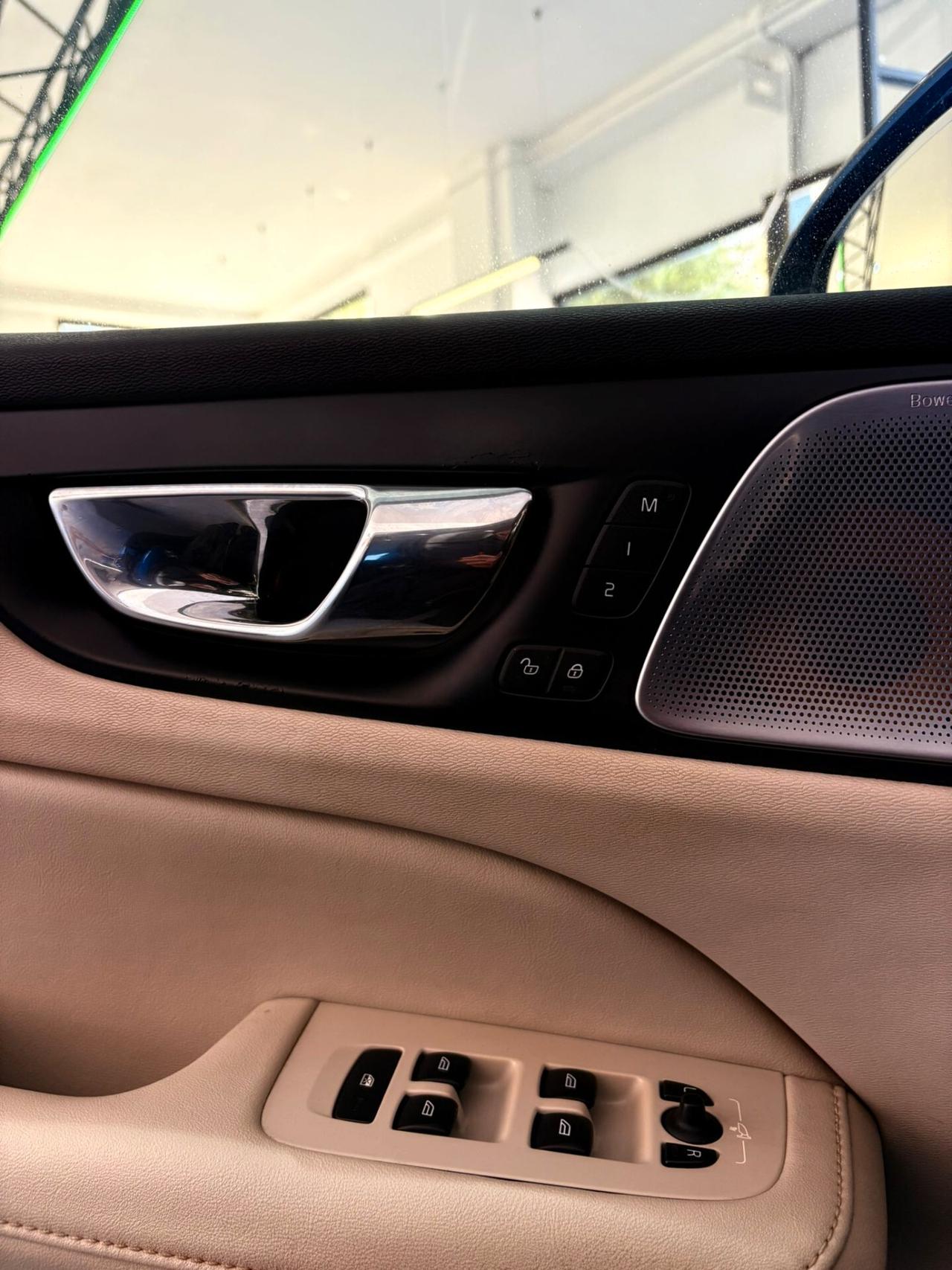 Volvo V60 D4 Geartronic R-design